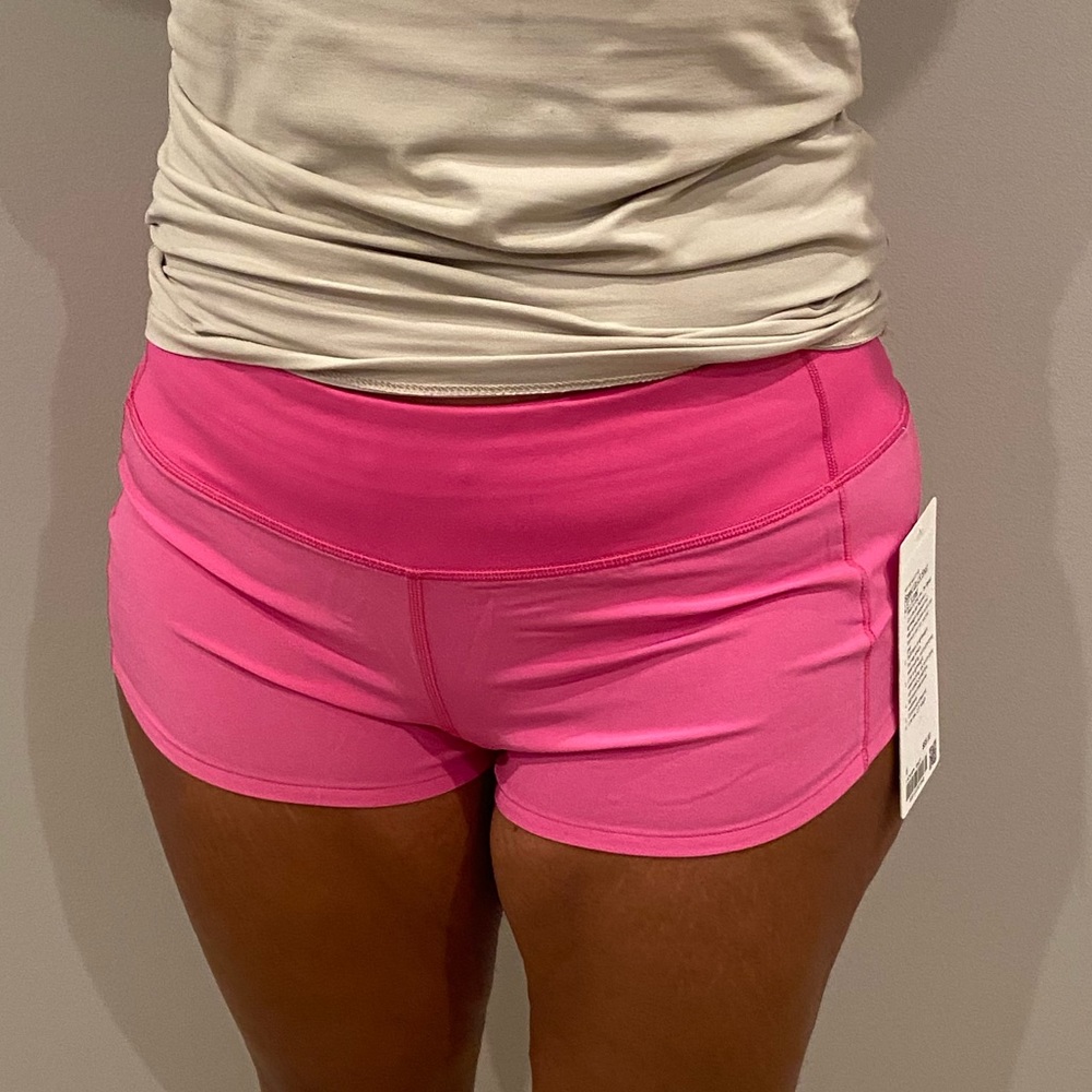 Lululemon Pink shorts. NEW 🎉